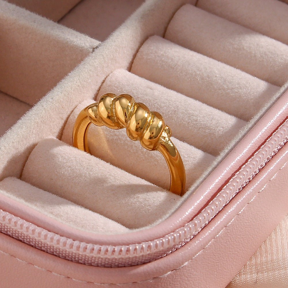Lacrim Ring in Gold
