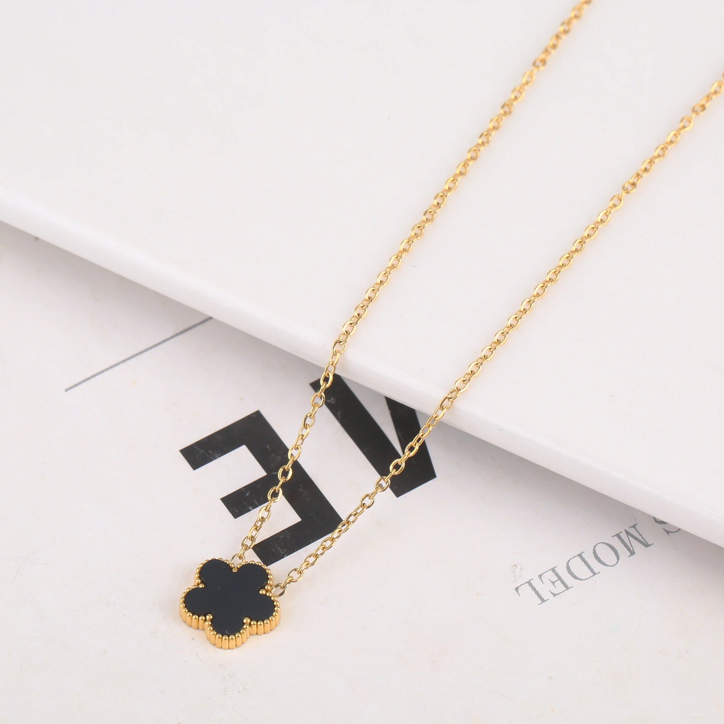 Clover | Pendant Necklace - Black Gold