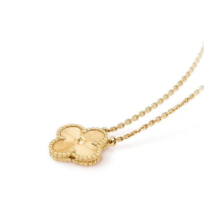 Clover | Pendant Necklace – Gold