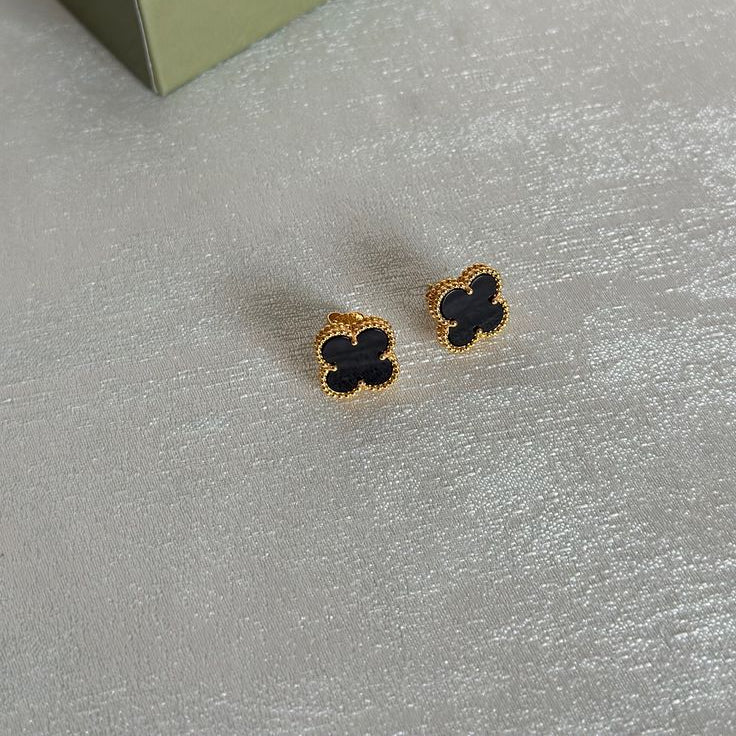 Clover - Black Earrings