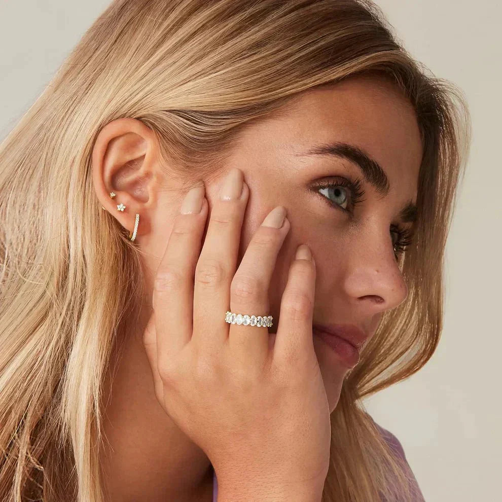Gold Ring with Diamond Simulant Antoinette
