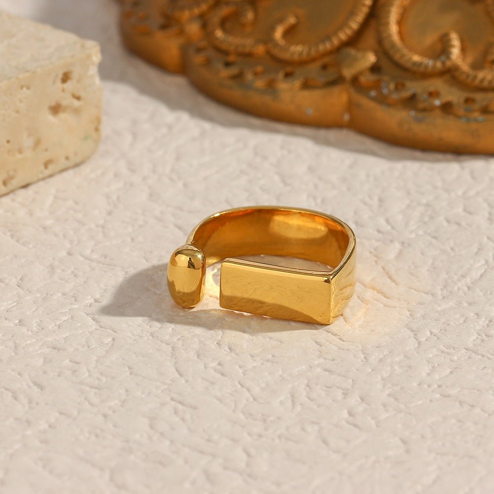 Cadenza Ring in Gold