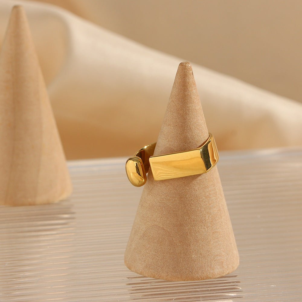 Cadenza Ring in Gold