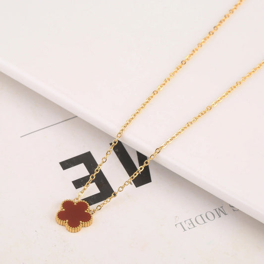 Clover | Pendant Necklace – Red Gold
