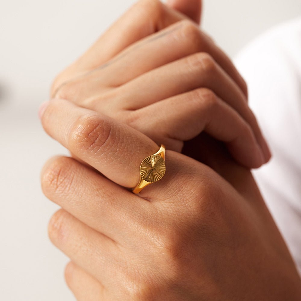 Cyna Ring in Gold