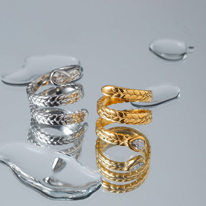 Davina Snake Ring in Gold