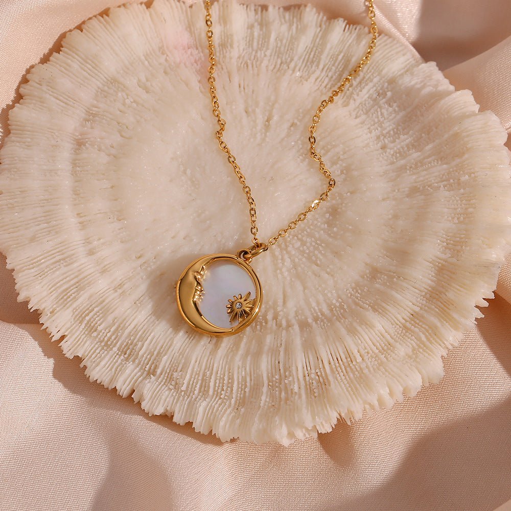 Evangeline Necklace in Lunar Gold