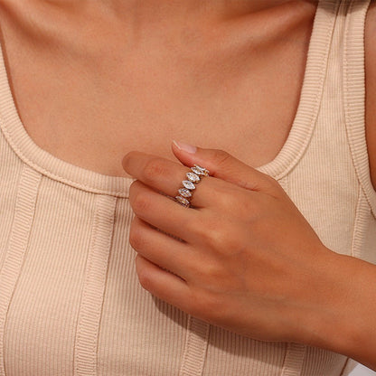 Geneviève Diamond Ring
