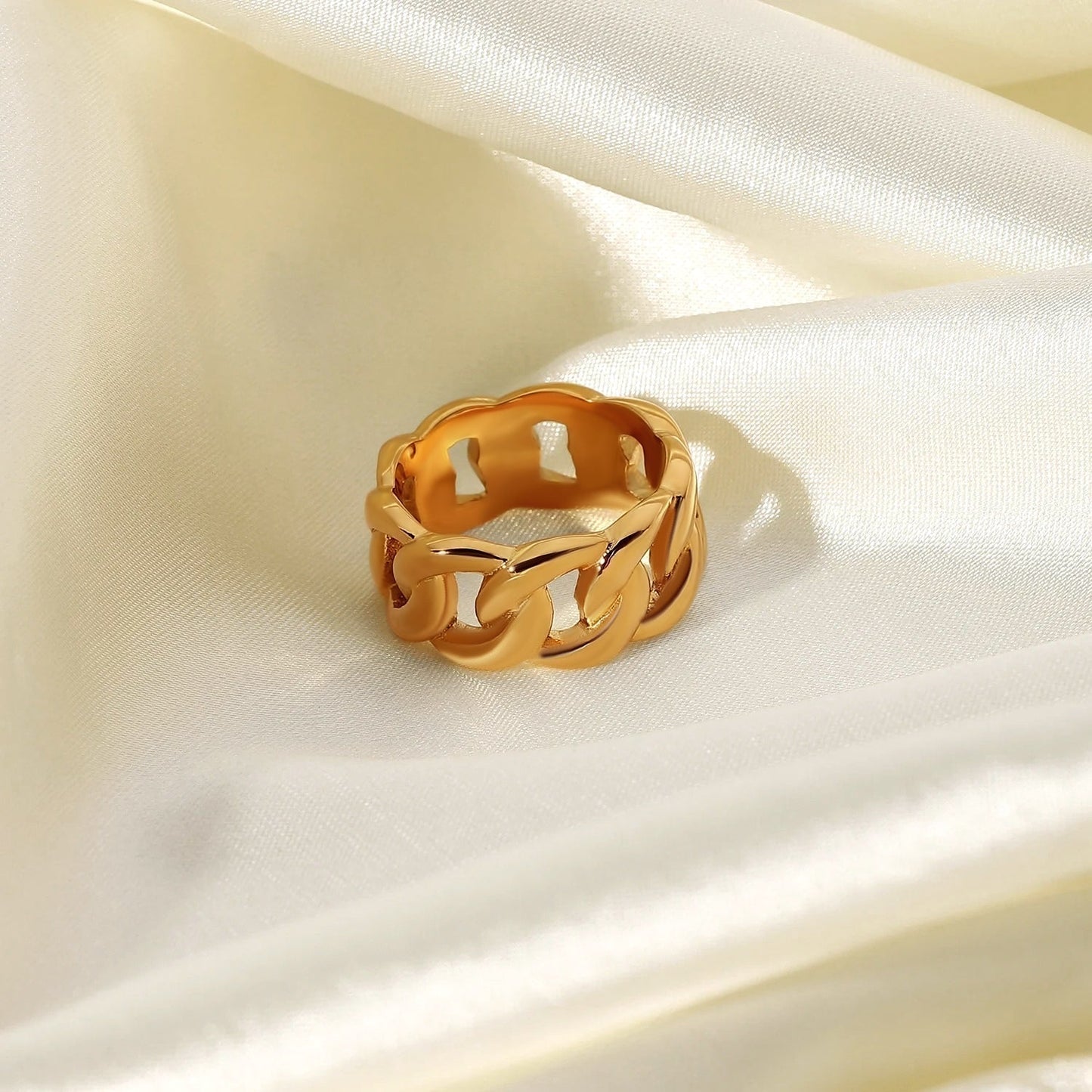 Gold Splendour Ring