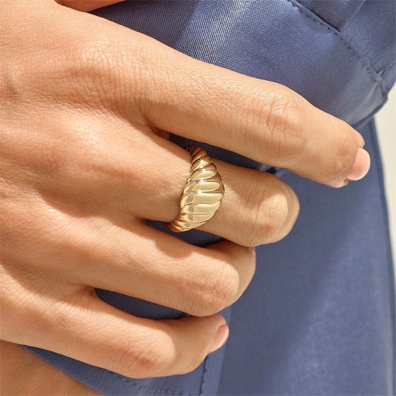 Ylenna Gold Crescent Ring