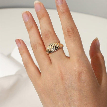 Ylenna Gold Crescent Ring