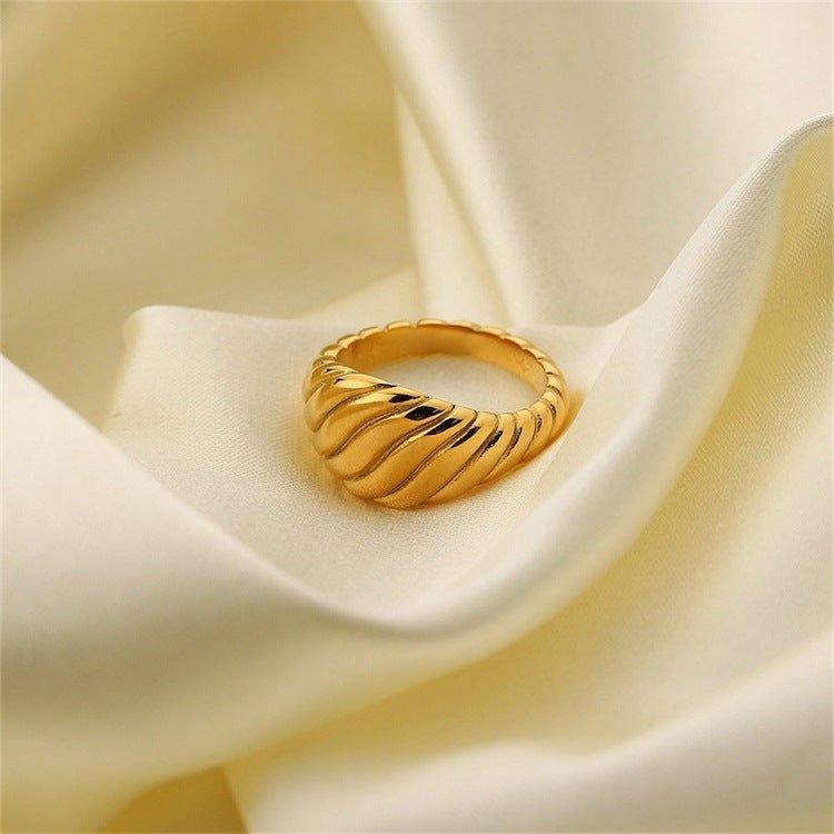 Ylenna Gold Crescent Ring